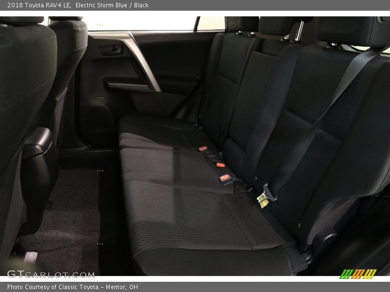 Electric Storm Blue / Black 2018 Toyota RAV4 LE