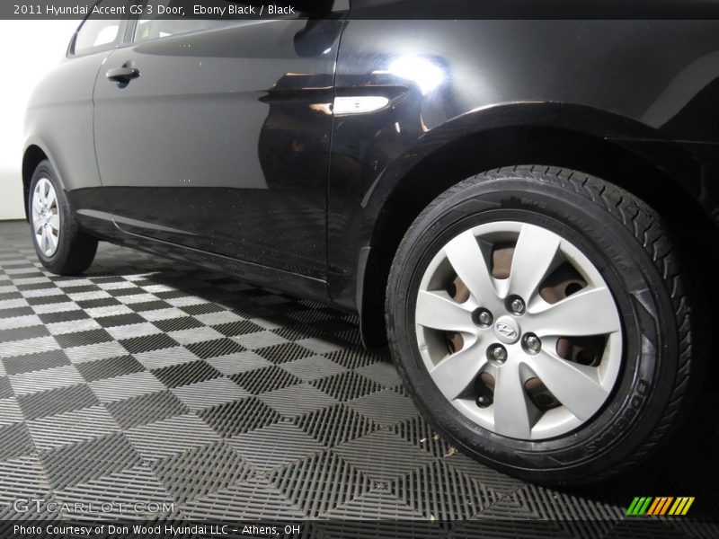 Ebony Black / Black 2011 Hyundai Accent GS 3 Door