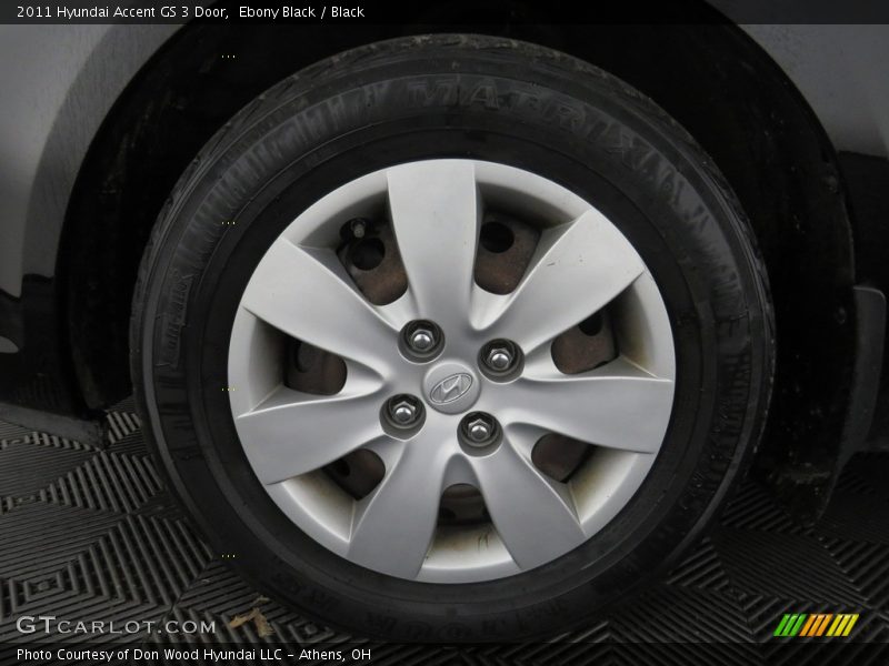 Ebony Black / Black 2011 Hyundai Accent GS 3 Door