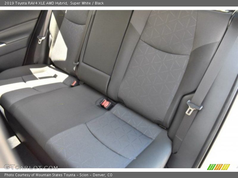 Super White / Black 2019 Toyota RAV4 XLE AWD Hybrid