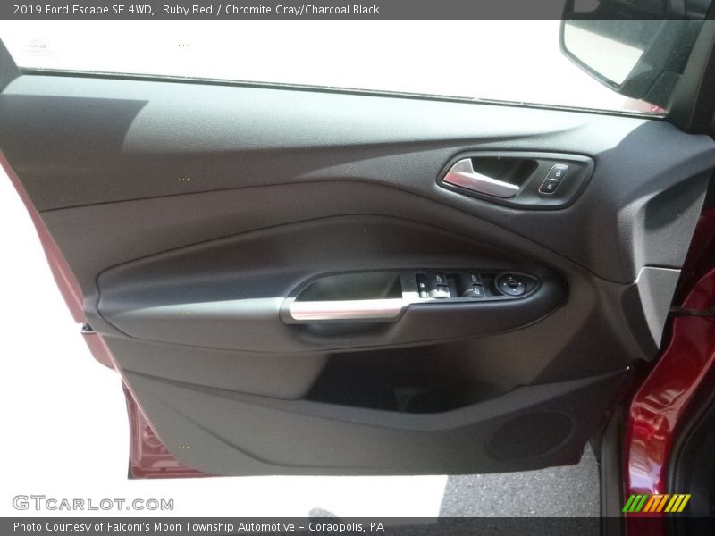 Ruby Red / Chromite Gray/Charcoal Black 2019 Ford Escape SE 4WD