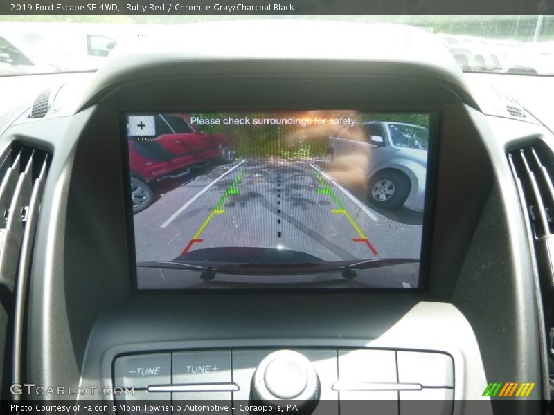 Ruby Red / Chromite Gray/Charcoal Black 2019 Ford Escape SE 4WD