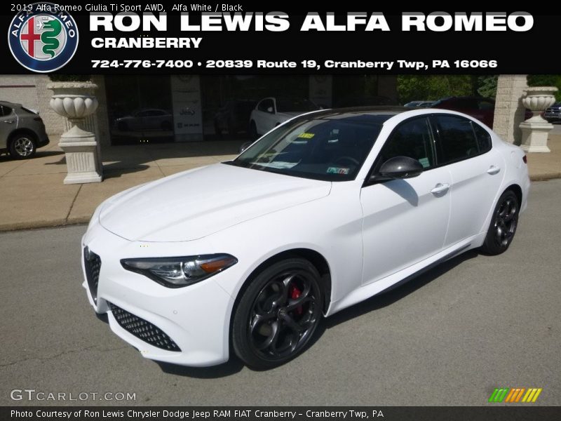 Alfa White / Black 2019 Alfa Romeo Giulia Ti Sport AWD
