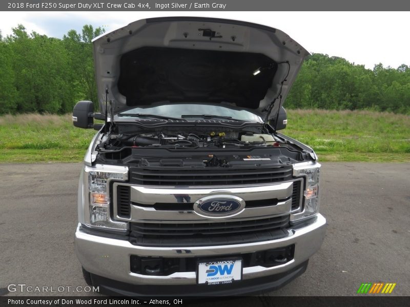 Ingot Silver / Earth Gray 2018 Ford F250 Super Duty XLT Crew Cab 4x4