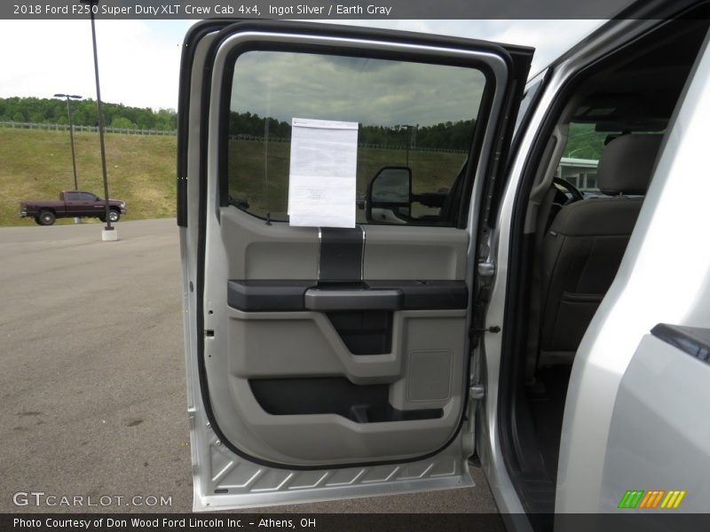 Ingot Silver / Earth Gray 2018 Ford F250 Super Duty XLT Crew Cab 4x4
