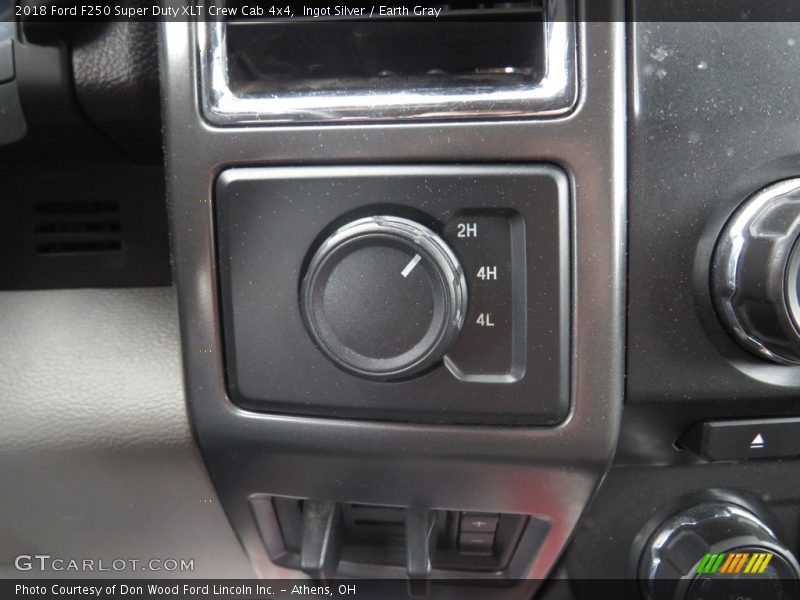 Ingot Silver / Earth Gray 2018 Ford F250 Super Duty XLT Crew Cab 4x4