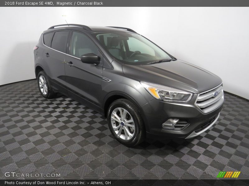 Magnetic / Charcoal Black 2018 Ford Escape SE 4WD