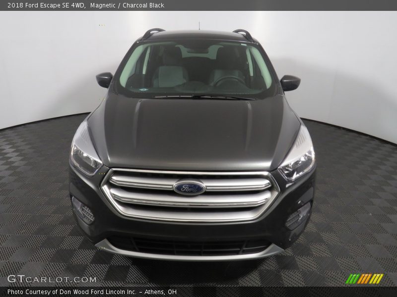 Magnetic / Charcoal Black 2018 Ford Escape SE 4WD