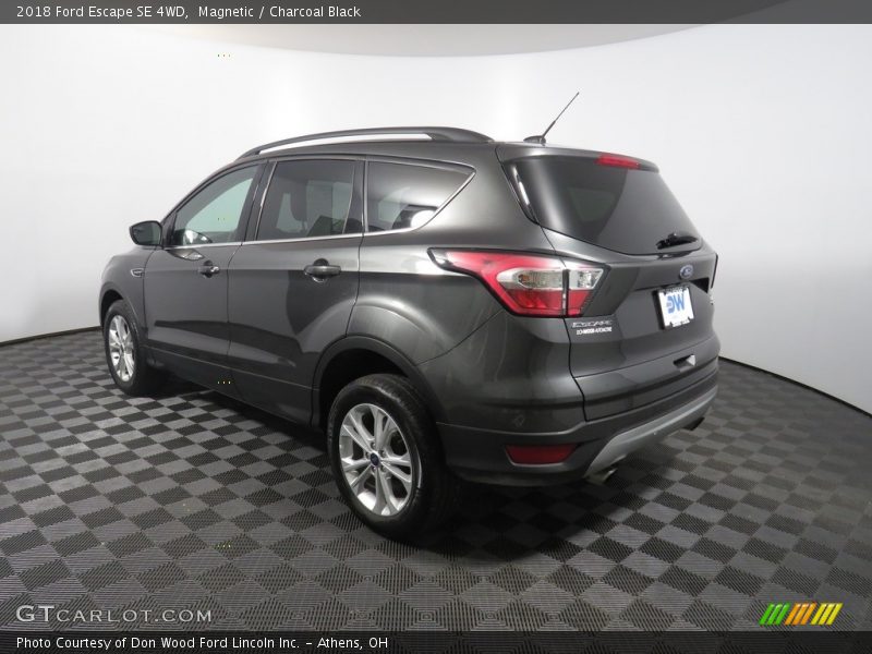 Magnetic / Charcoal Black 2018 Ford Escape SE 4WD