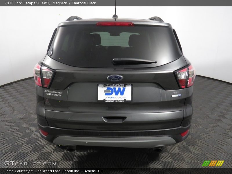 Magnetic / Charcoal Black 2018 Ford Escape SE 4WD