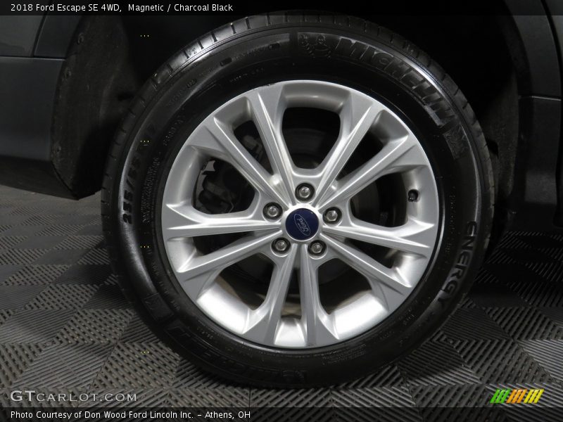 Magnetic / Charcoal Black 2018 Ford Escape SE 4WD