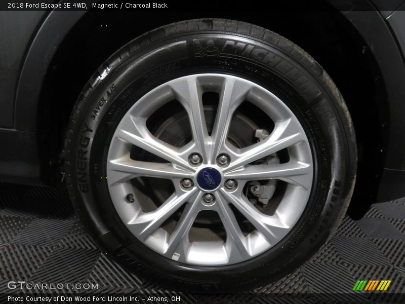 Magnetic / Charcoal Black 2018 Ford Escape SE 4WD