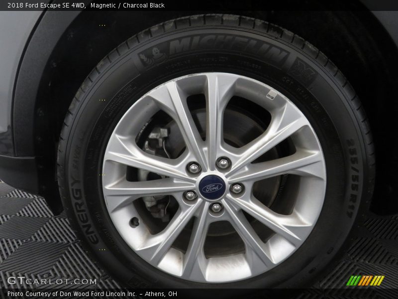 Magnetic / Charcoal Black 2018 Ford Escape SE 4WD