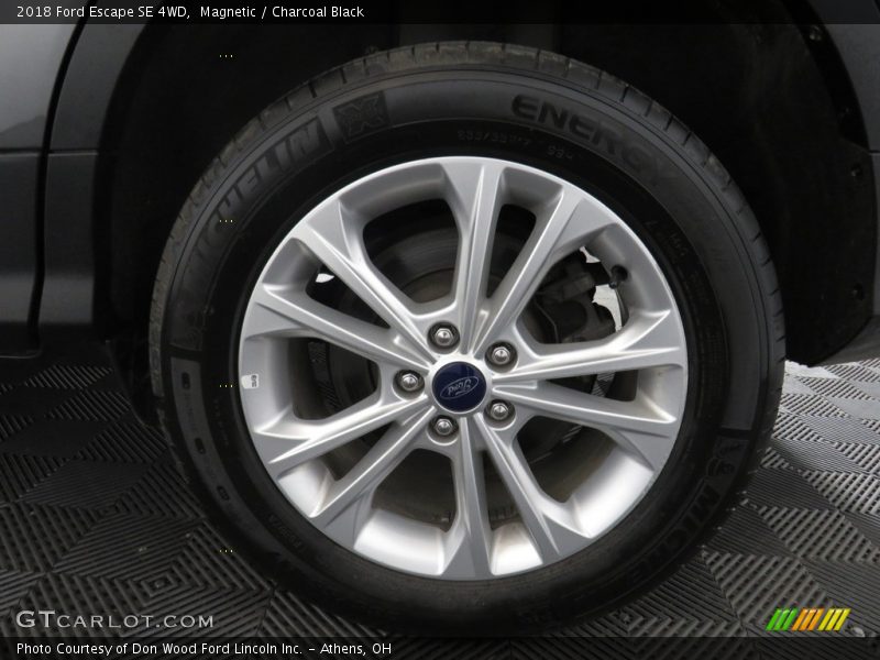 Magnetic / Charcoal Black 2018 Ford Escape SE 4WD