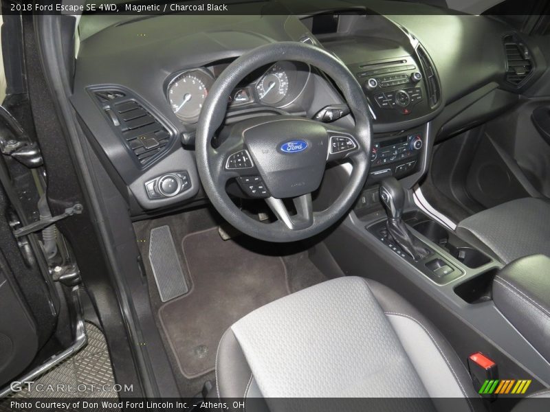 Magnetic / Charcoal Black 2018 Ford Escape SE 4WD