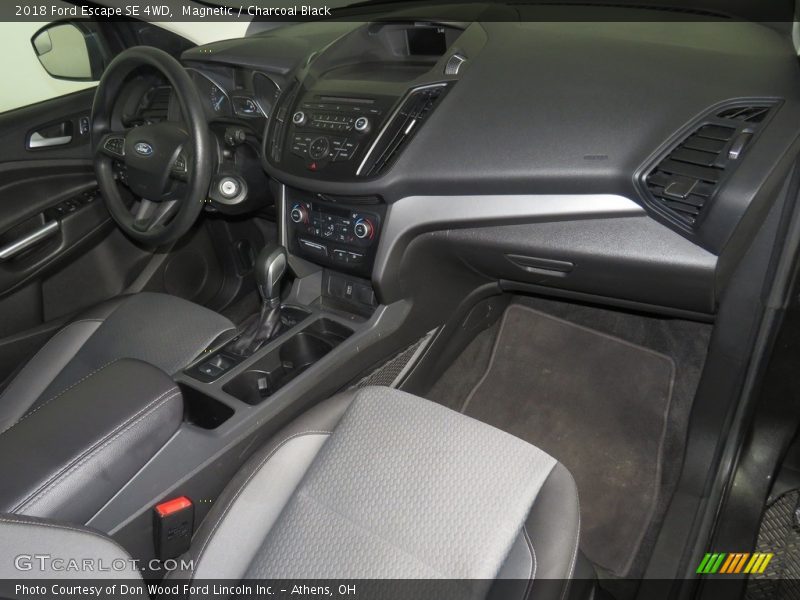 Magnetic / Charcoal Black 2018 Ford Escape SE 4WD