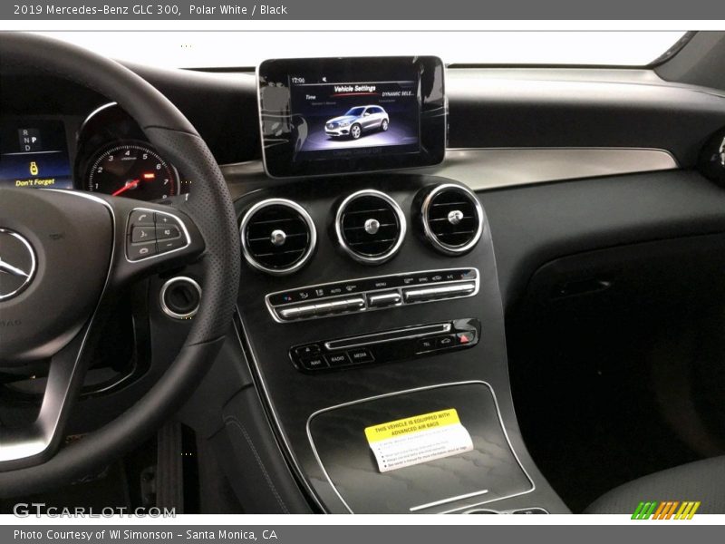 Polar White / Black 2019 Mercedes-Benz GLC 300