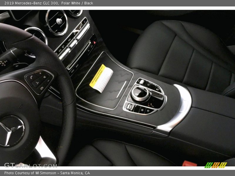 Polar White / Black 2019 Mercedes-Benz GLC 300