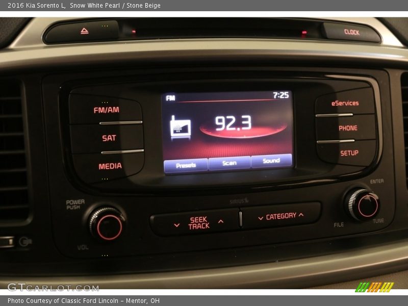 Snow White Pearl / Stone Beige 2016 Kia Sorento L