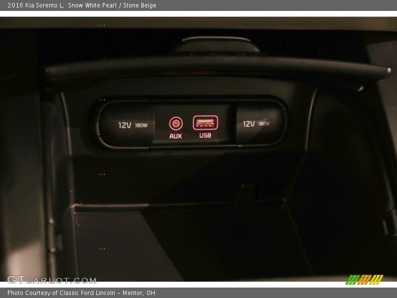 Snow White Pearl / Stone Beige 2016 Kia Sorento L