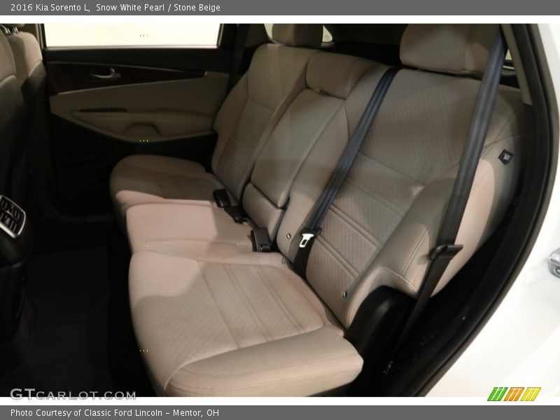 Snow White Pearl / Stone Beige 2016 Kia Sorento L