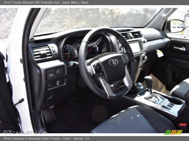 Super White / Black 2019 Toyota 4Runner SR5 Premium 4x4