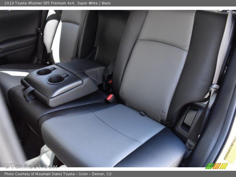 Super White / Black 2019 Toyota 4Runner SR5 Premium 4x4
