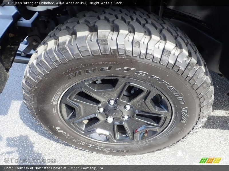 Bright White / Black 2017 Jeep Wrangler Unlimited Willys Wheeler 4x4