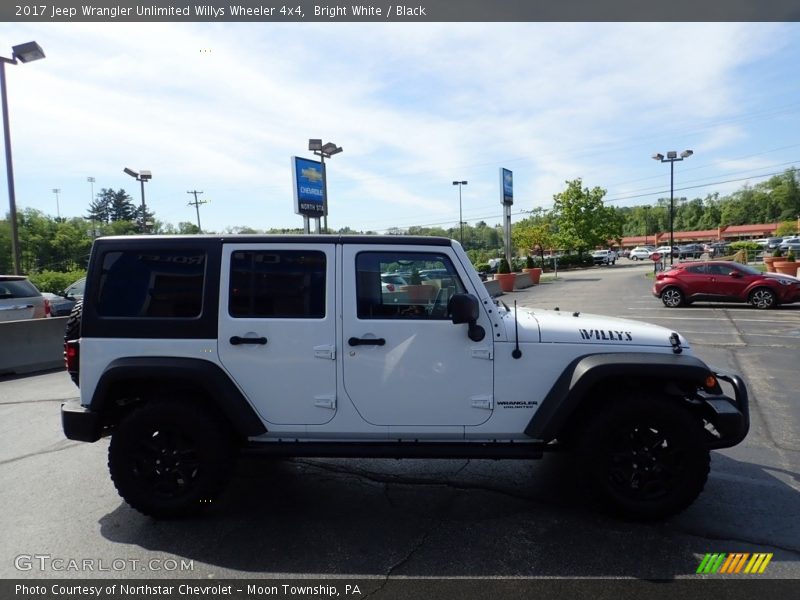 Bright White / Black 2017 Jeep Wrangler Unlimited Willys Wheeler 4x4