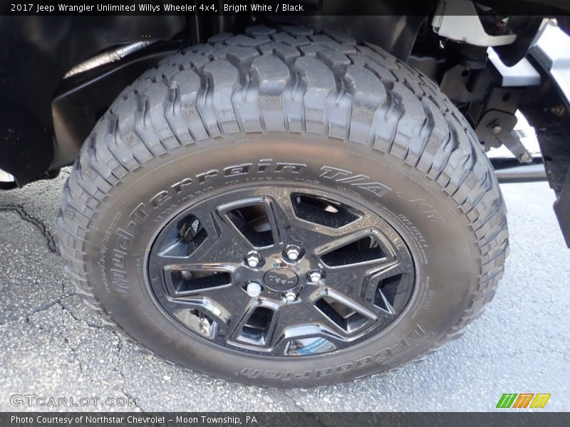 Bright White / Black 2017 Jeep Wrangler Unlimited Willys Wheeler 4x4