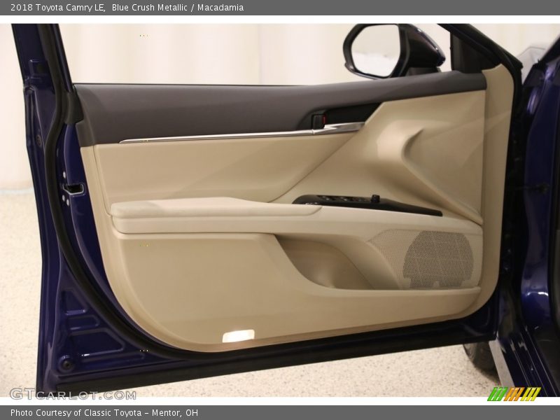 Blue Crush Metallic / Macadamia 2018 Toyota Camry LE