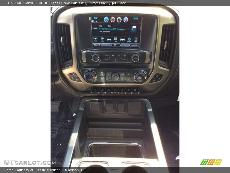 Onyx Black / Jet Black 2019 GMC Sierra 2500HD Denali Crew Cab 4WD