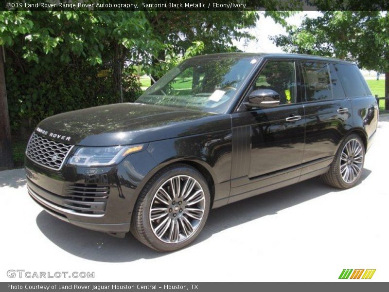 Front 3/4 View of 2019 Range Rover Autobiography