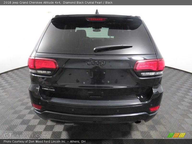 Diamond Black Crystal Pearl / Black 2018 Jeep Grand Cherokee Altitude 4x4