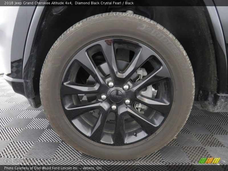 Diamond Black Crystal Pearl / Black 2018 Jeep Grand Cherokee Altitude 4x4