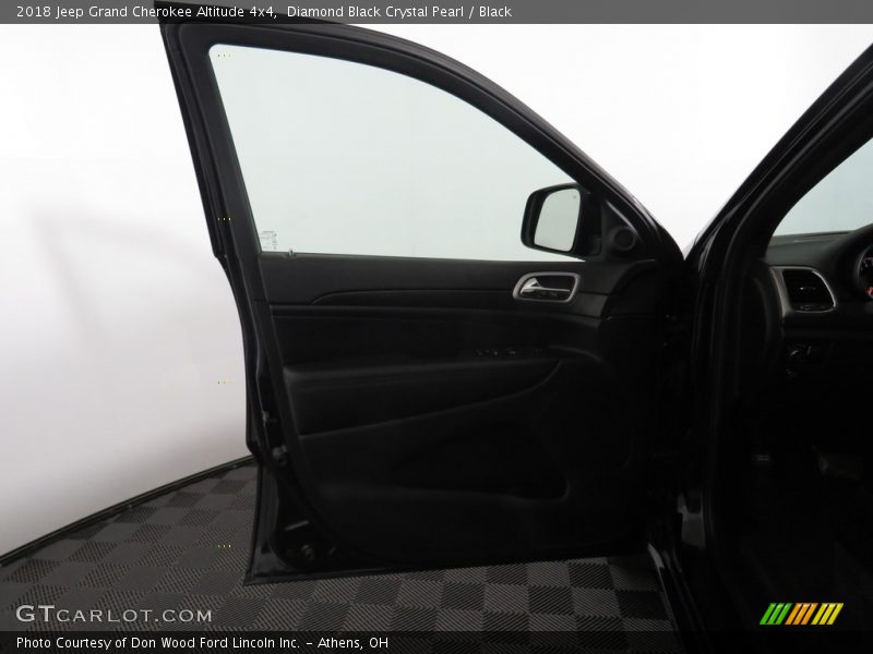 Diamond Black Crystal Pearl / Black 2018 Jeep Grand Cherokee Altitude 4x4