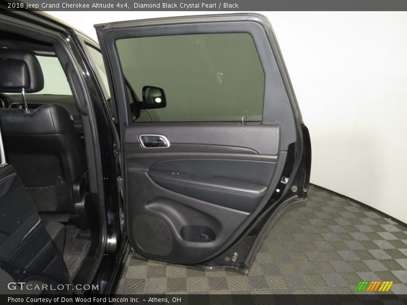 Diamond Black Crystal Pearl / Black 2018 Jeep Grand Cherokee Altitude 4x4