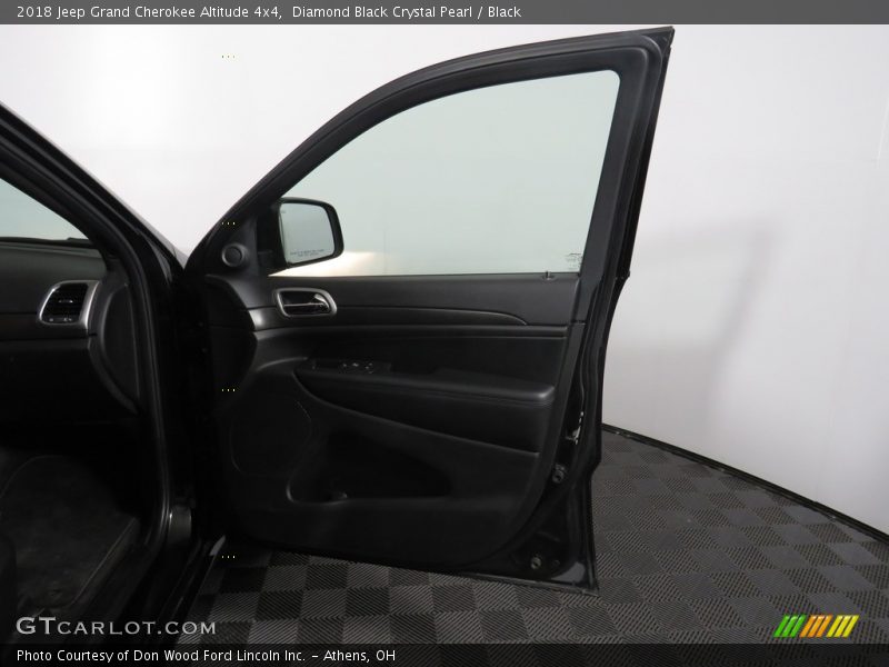 Diamond Black Crystal Pearl / Black 2018 Jeep Grand Cherokee Altitude 4x4