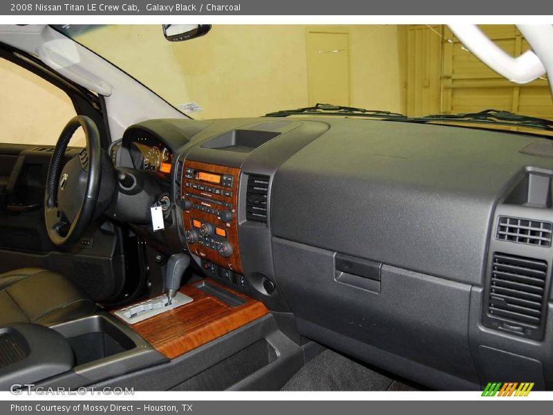 Galaxy Black / Charcoal 2008 Nissan Titan LE Crew Cab