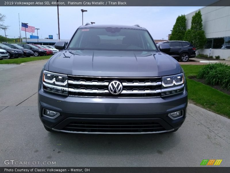 Platinum Gray Metallic / Titan Black 2019 Volkswagen Atlas SEL 4Motion