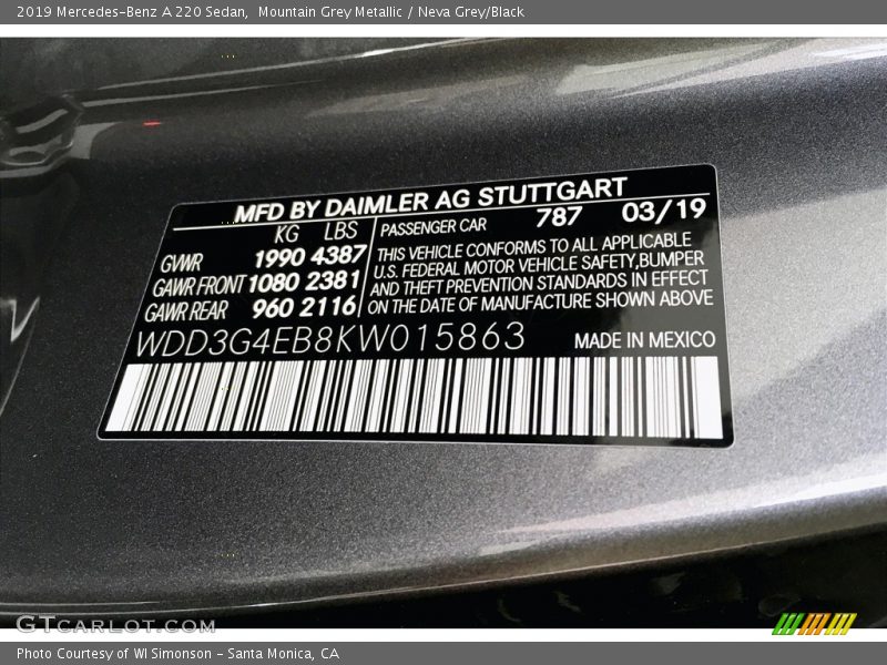 Mountain Grey Metallic / Neva Grey/Black 2019 Mercedes-Benz A 220 Sedan