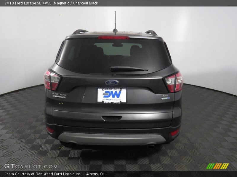 Magnetic / Charcoal Black 2018 Ford Escape SE 4WD