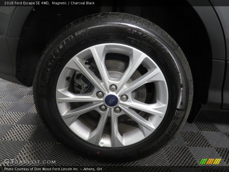 Magnetic / Charcoal Black 2018 Ford Escape SE 4WD