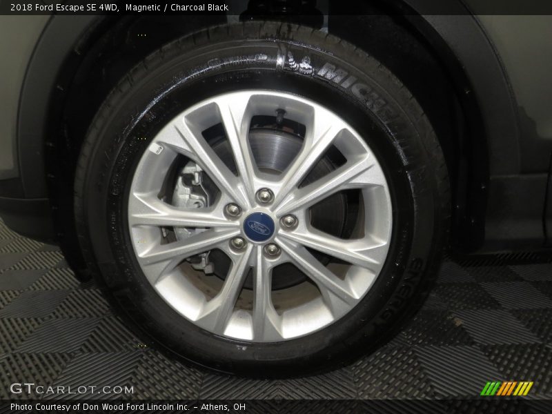 Magnetic / Charcoal Black 2018 Ford Escape SE 4WD