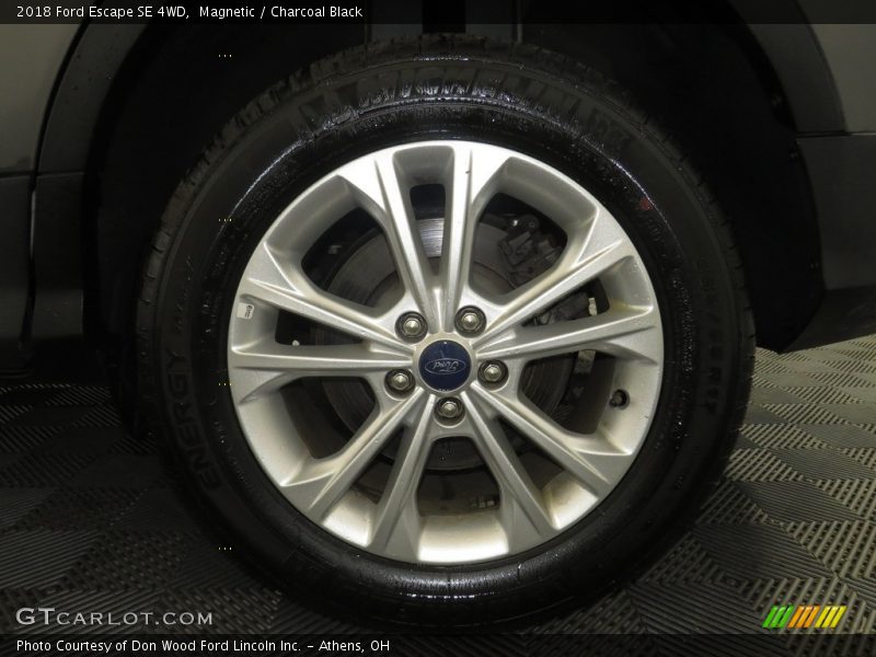 Magnetic / Charcoal Black 2018 Ford Escape SE 4WD