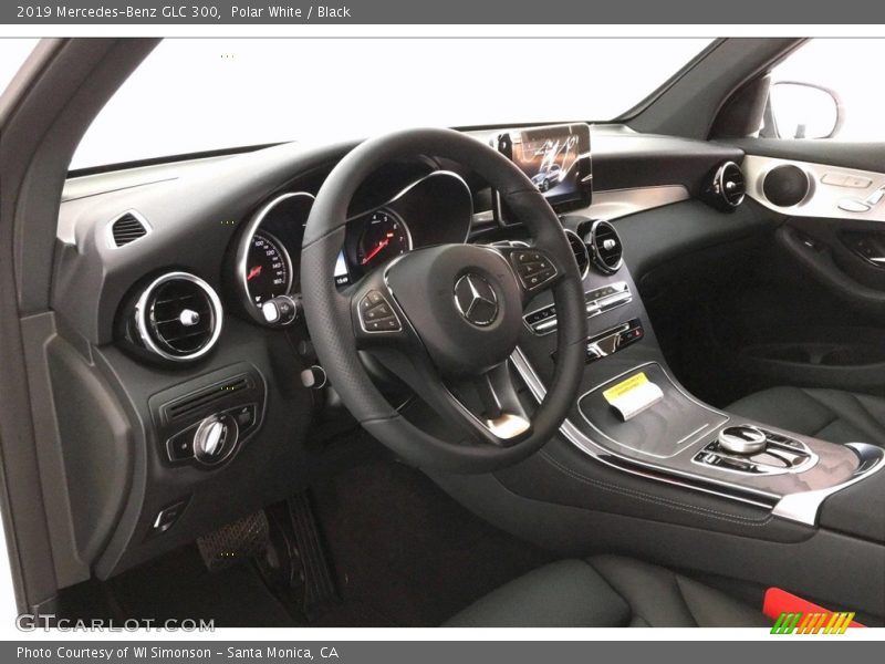 Polar White / Black 2019 Mercedes-Benz GLC 300