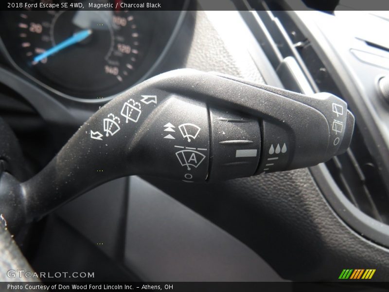 Magnetic / Charcoal Black 2018 Ford Escape SE 4WD