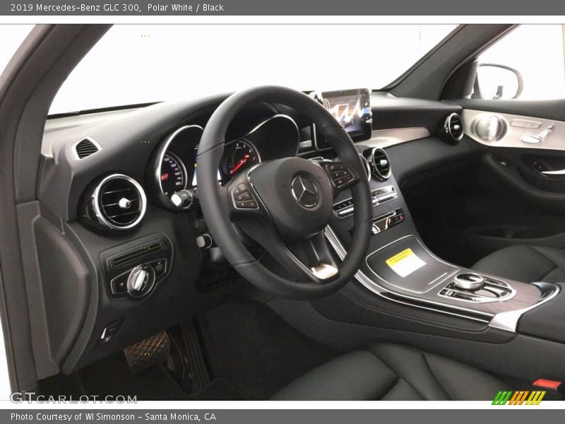 Polar White / Black 2019 Mercedes-Benz GLC 300