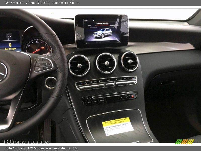 Polar White / Black 2019 Mercedes-Benz GLC 300