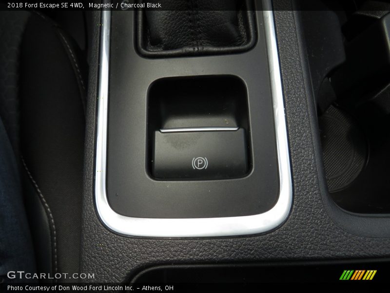 Magnetic / Charcoal Black 2018 Ford Escape SE 4WD
